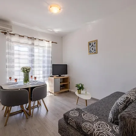 Holiday Home Krishto Trogir Exterior photo