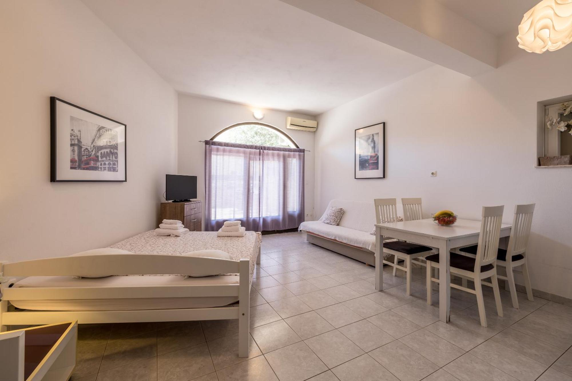 Krishto Appartement *